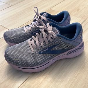 Brooks Adrenaline GTS 22 Women Running Shoes